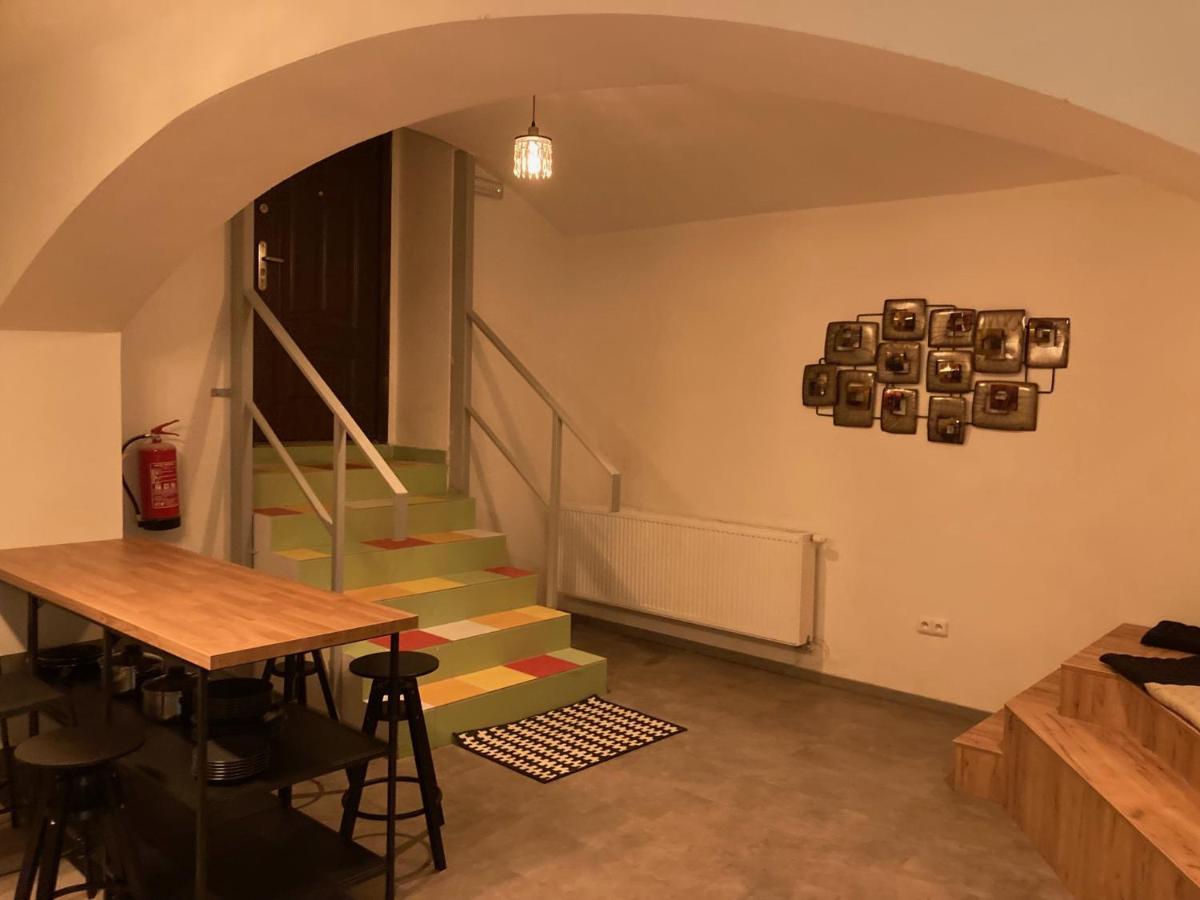 Capsule Hostel Erbenova Prága Kültér fotó