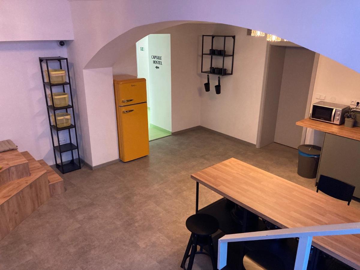 Capsule Hostel Erbenova Prága Kültér fotó